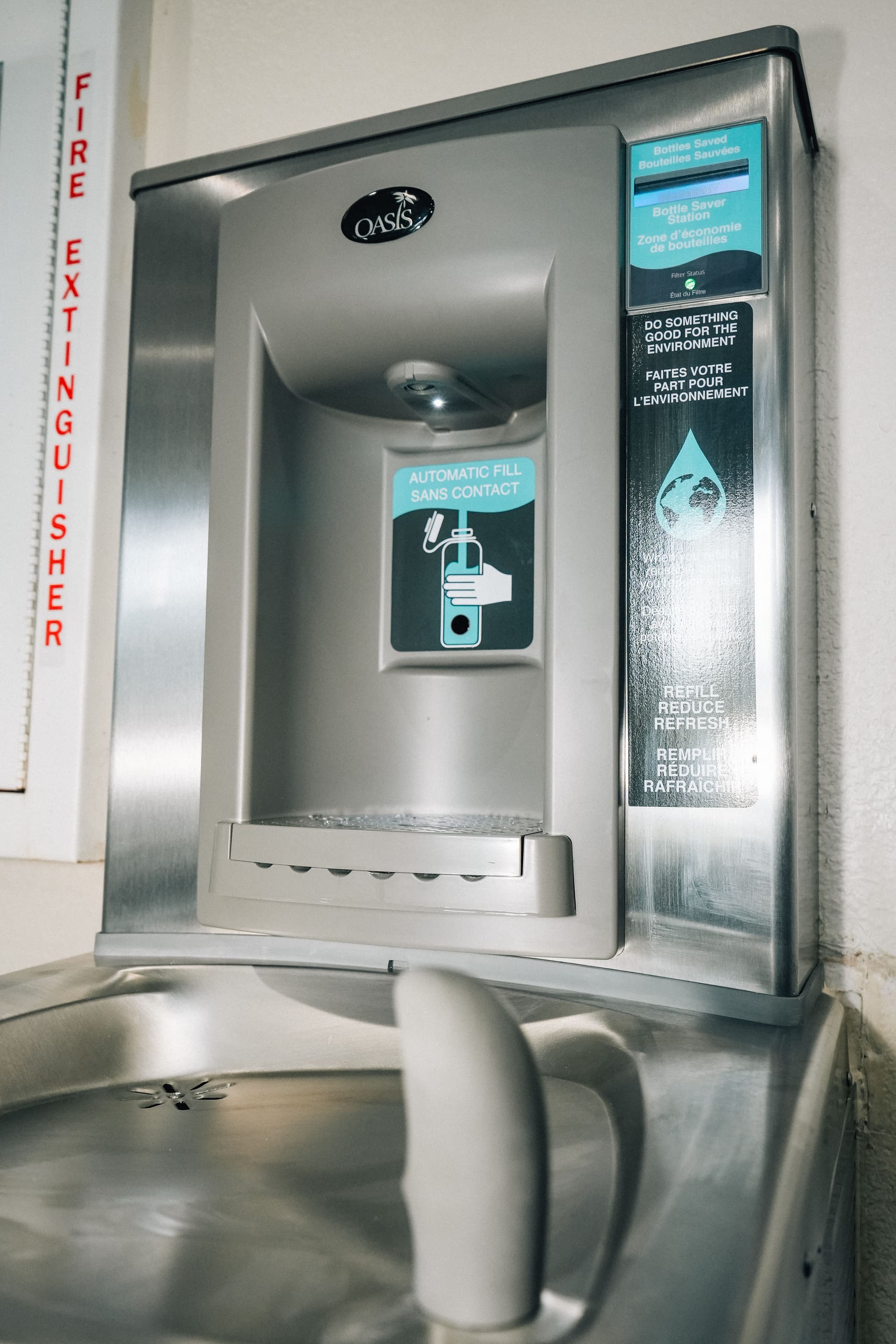 How do I clean drinking fountains?
